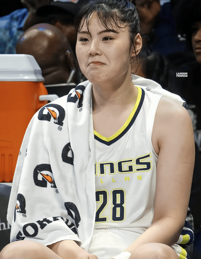 飞翼队稳住, 靠李月汝